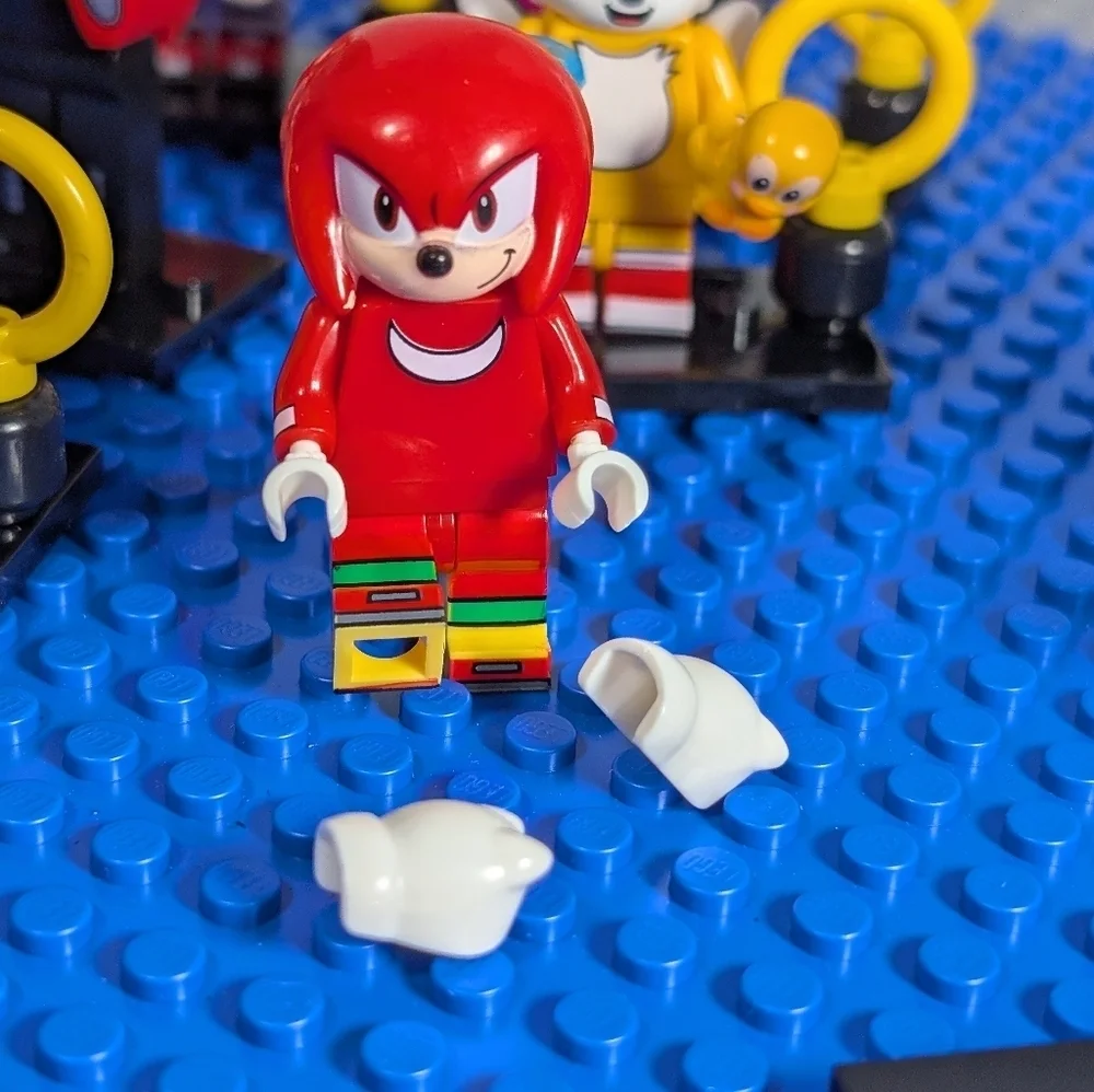 8 MINIFIGURES- Sonic the Hedgehog with Accessories - Sega- Lego Compatible